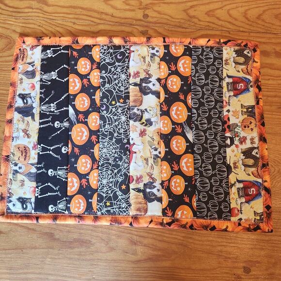 VTG HANDMADE HALLOWEEN PLACEMATS SET 4 QUILTED KITCHEN TABLE DECOR PADDED EUC - Picture 4 of 6